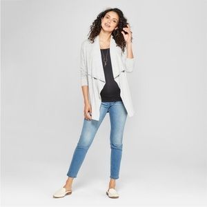 NWT Medium Wash Over Belly Maternity Ankle Jeggings